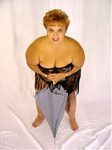 Chunky mama wanting you to cum fast